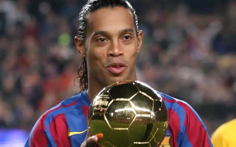 仅因同国籍 仅因同国籍